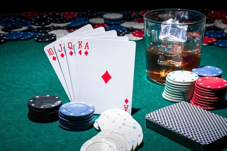 Roda roulette dengan cahaya malam